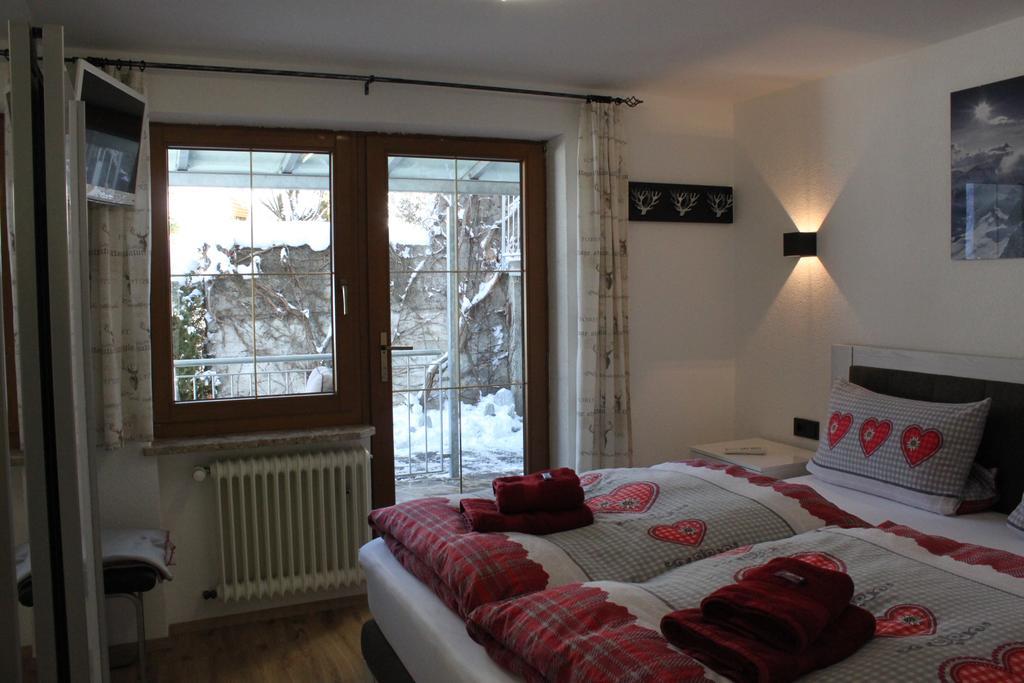 Panorama Appartements Mora Oetz Exterior photo